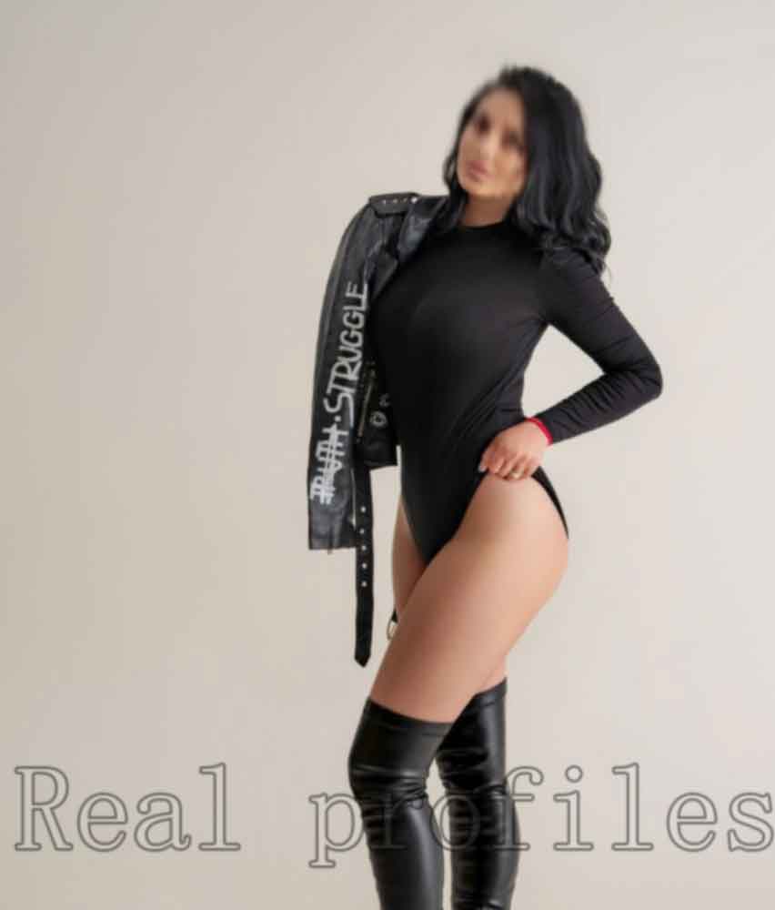 lesbian escorts in Delhi